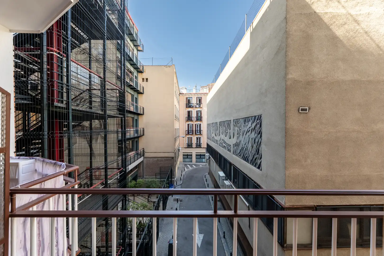 Vista exterior de Pis en venda en Madrid amb Calefacció i Terrassa