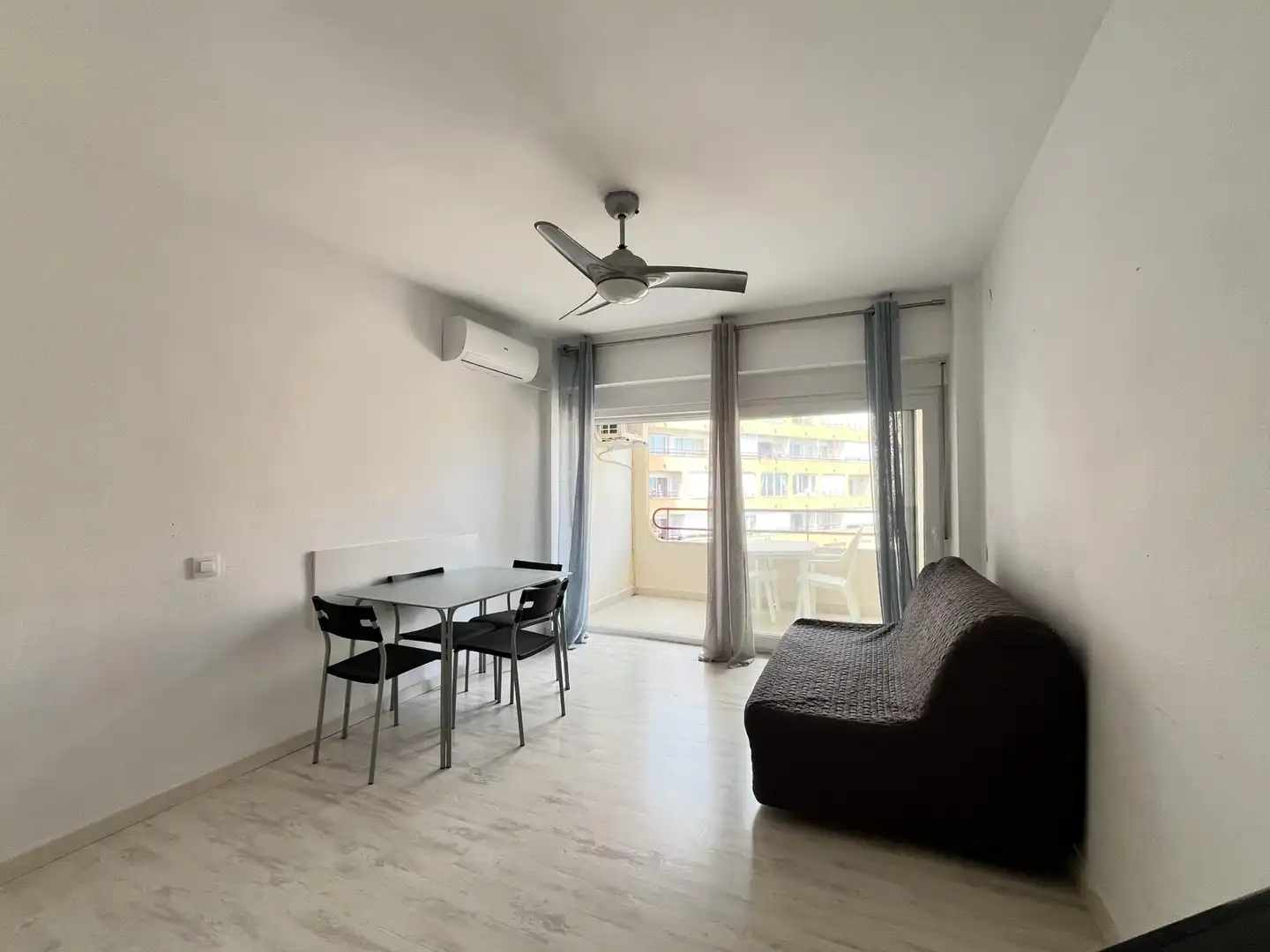 Living room of Study for sale in Roses  with Air Conditioner, Parquet flooring and Balcony