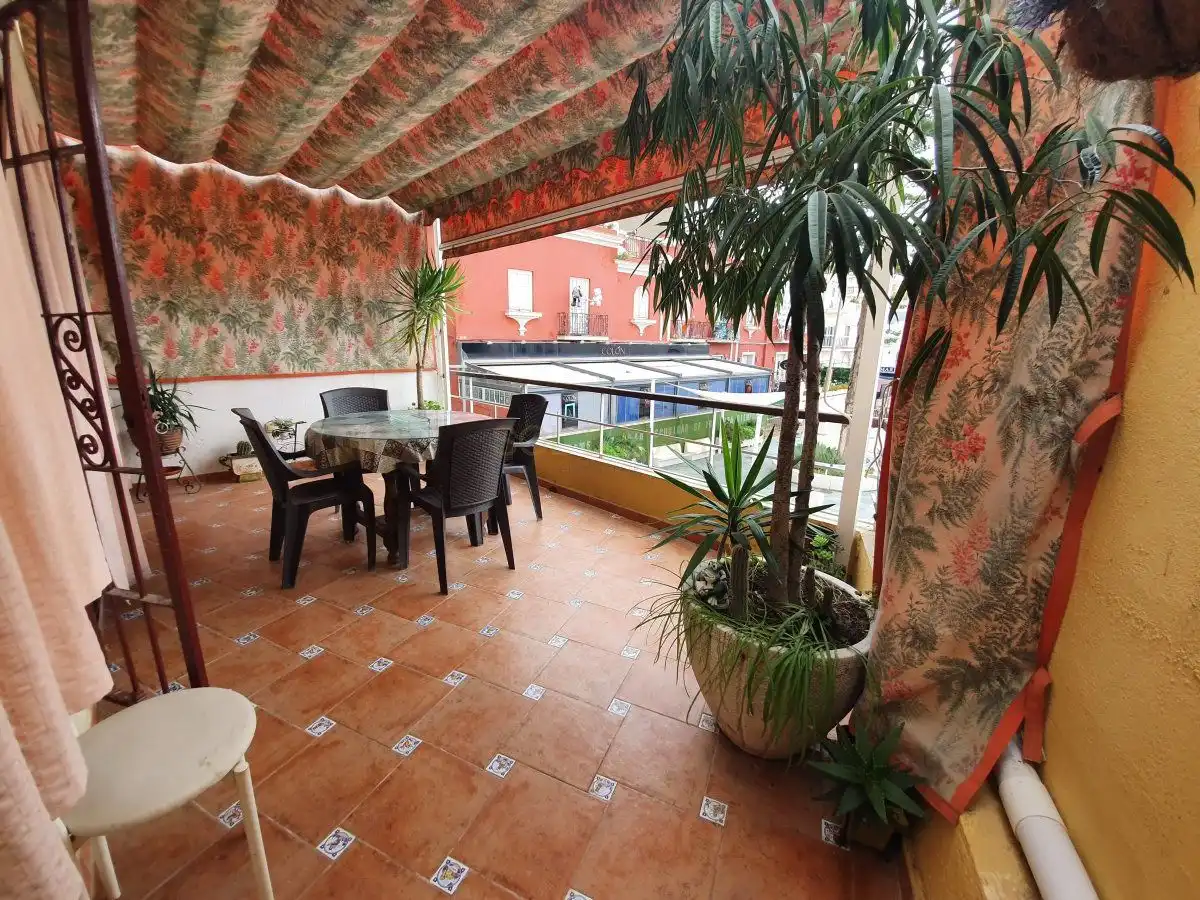 Flat with pool for sale in El Bajondillo