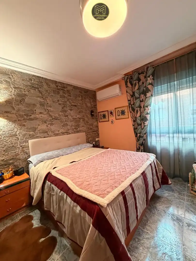 Schlafzimmer von Wohnung zum Verkauf in Jaén mit Klimaanlage, Heizung und Privatgarten