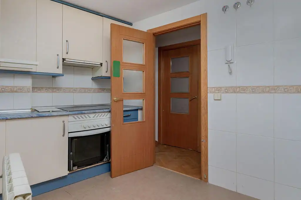 Cocina de Piso en venta en Madrid con Calefacción