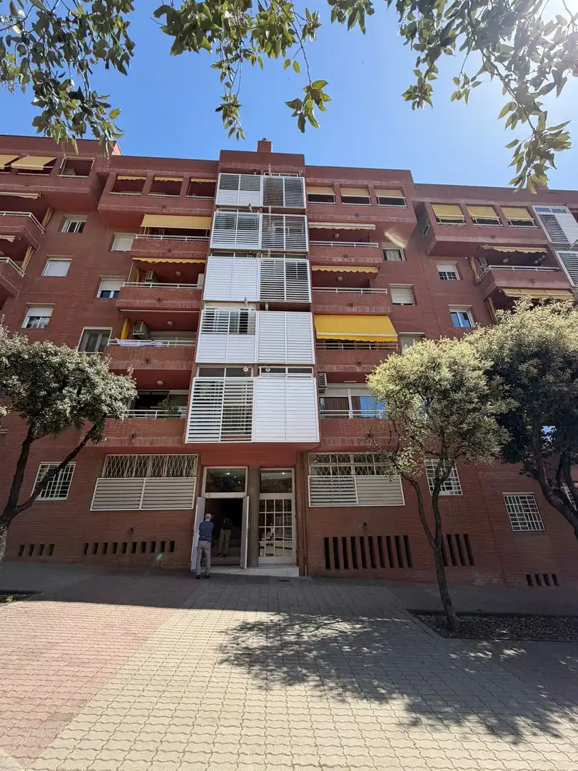 Vista exterior de Pis en venda en Sant Joan Despí amb Balcó