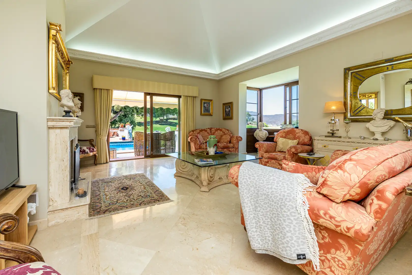 Sala de estar de Casa o chalet en venta en Mijas con Aire acondicionado, Jardín privado y Terraza
