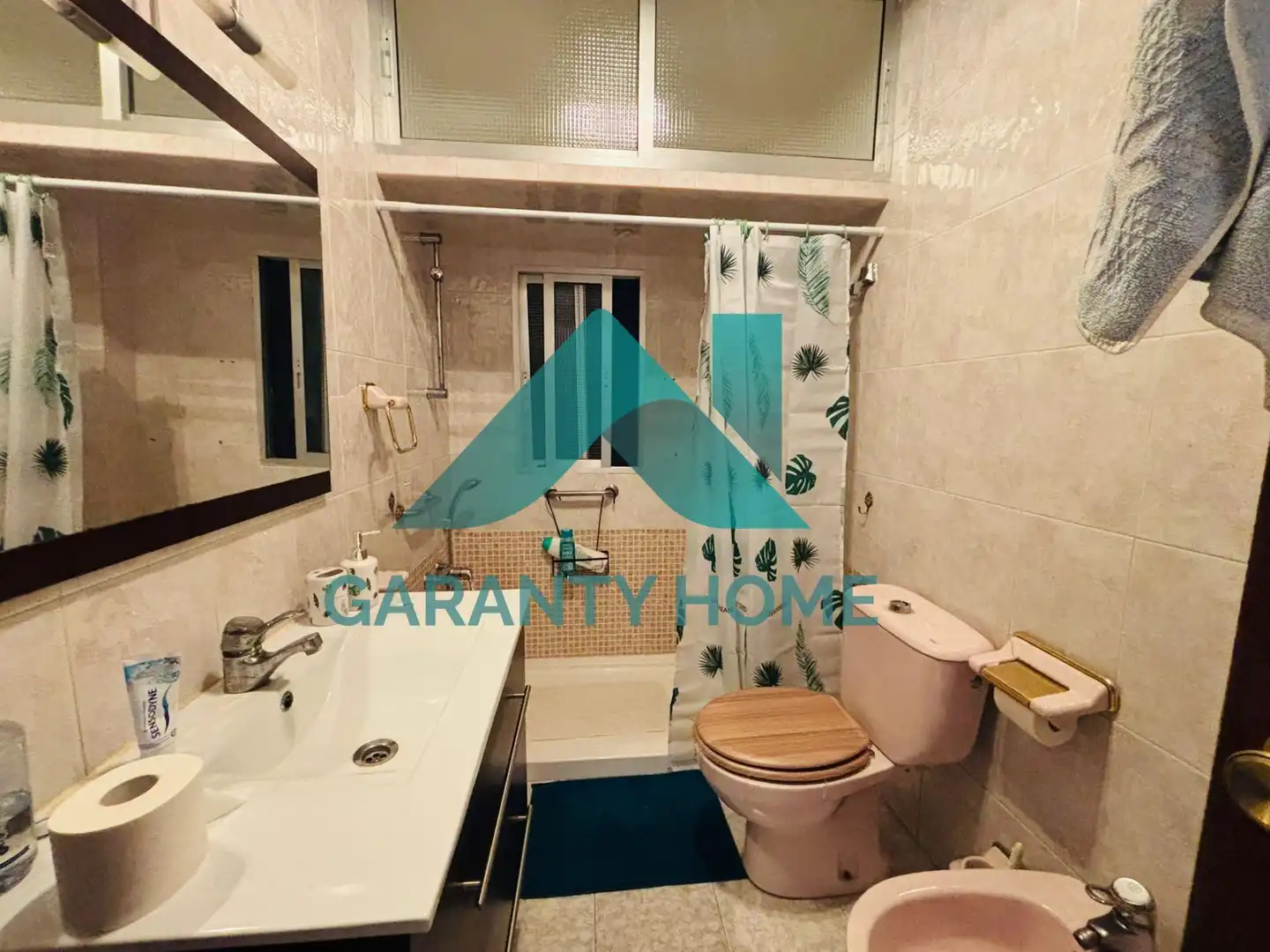 Baño de Piso de alquiler en Cáceres con Amueblado