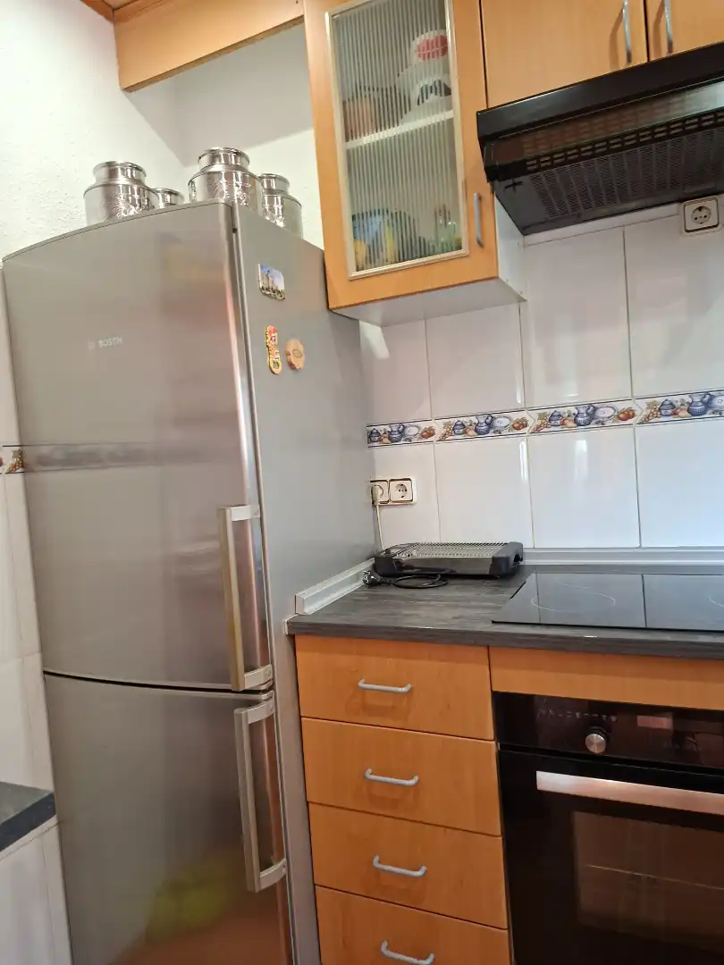 Cocina de Apartamento de alquiler en Pineda de Mar con Aire acondicionado, Amueblado y Horno