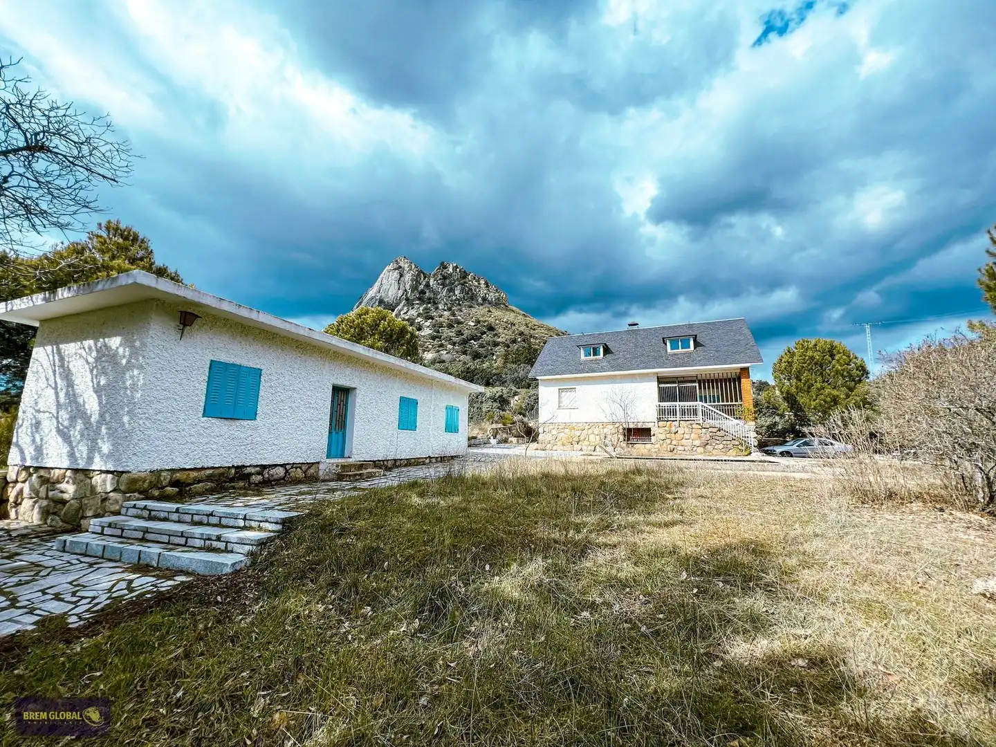 Vista exterior de Casa o xalet en venda en La Cabrera amb Jardí privat, Terrassa i Traster