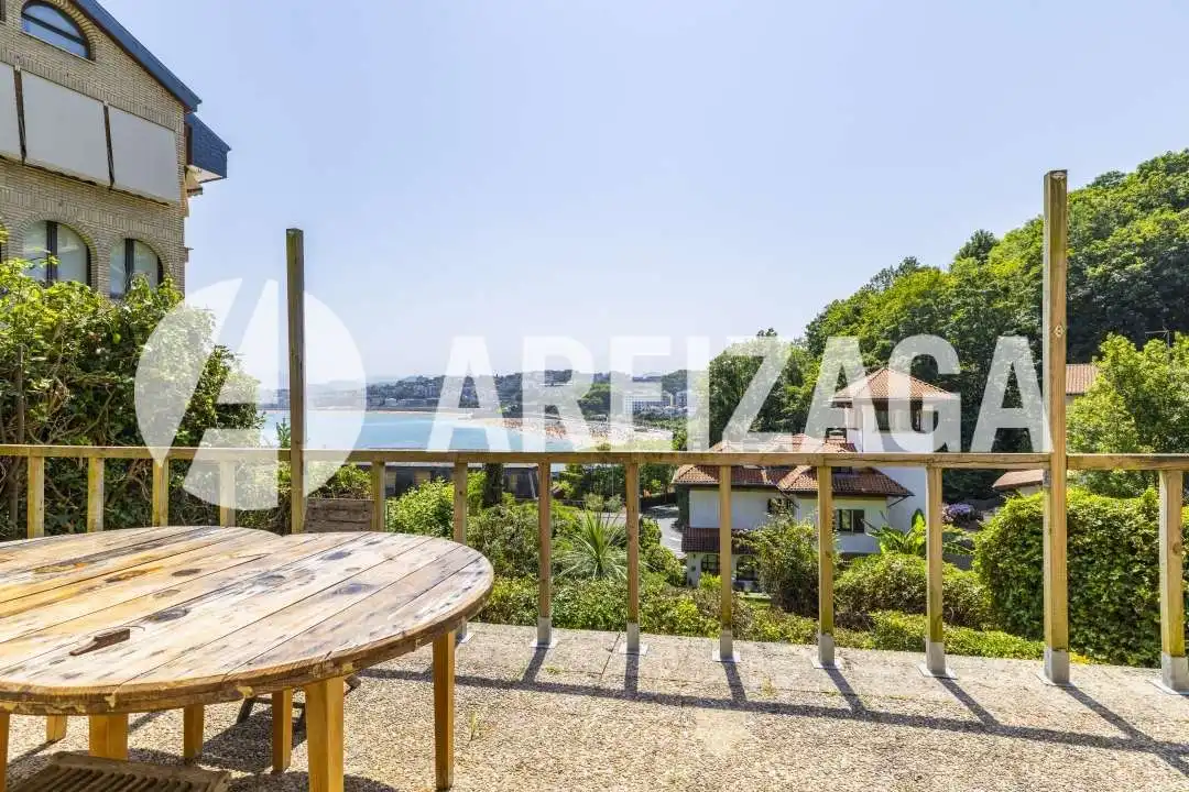 Terrassa de Casa o xalet en venda en Donostia - San Sebastián  amb Calefacció, Jardí privat i Terrassa