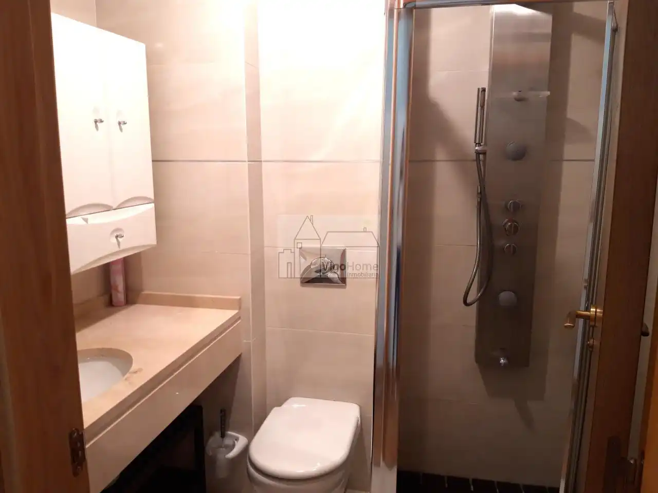 Bathroom of Flat for rent in Vigo   with Heating, Swimming Pool and Furnished