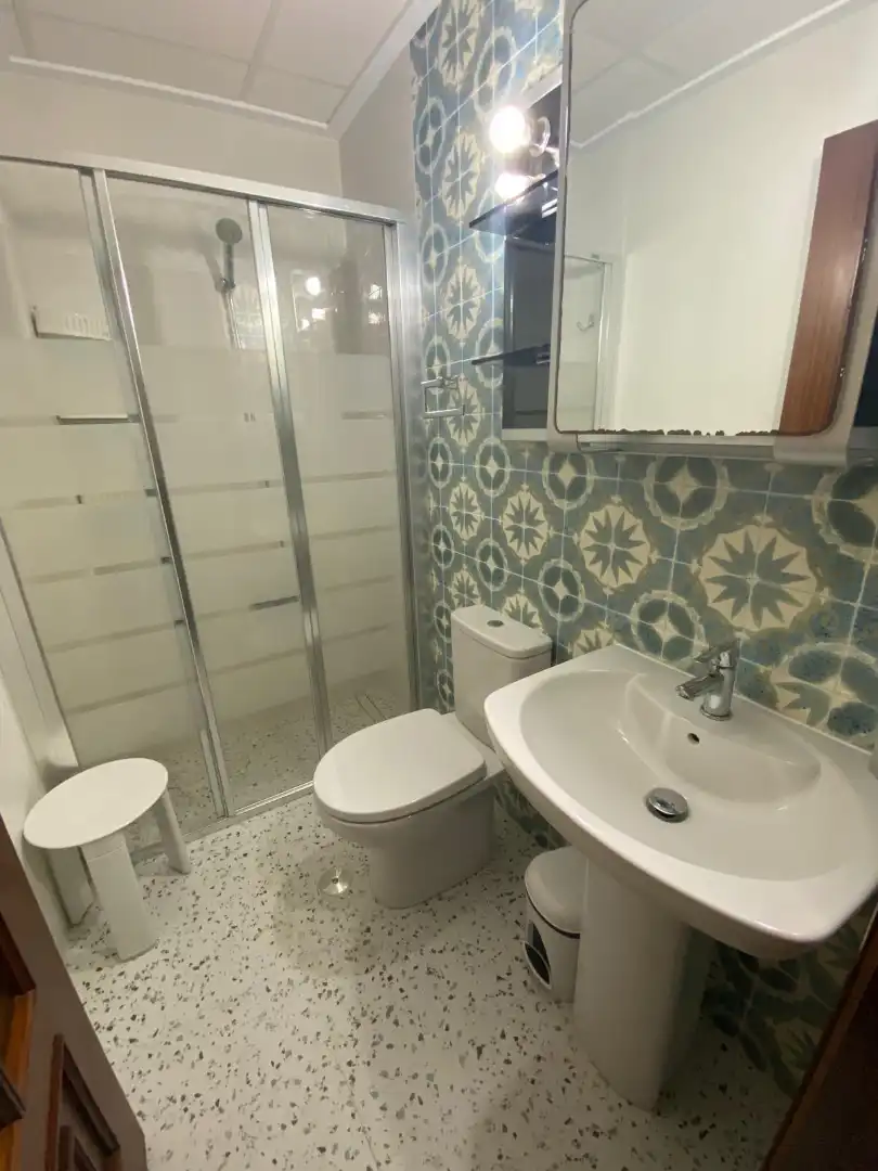 Baño de Piso de alquiler en Albacete con Calefacción, Amueblado y Balcón