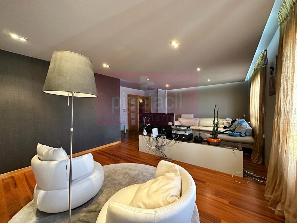 Sala d'estar de Dúplex en venda en Lugo Capital amb Terrassa