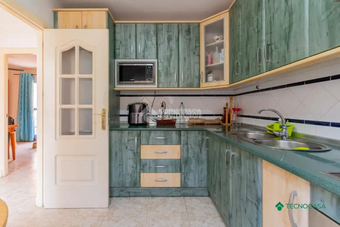 Kitchen of Detached homes for sale in Roquetas de Mar  with Air Conditioner and Terrace