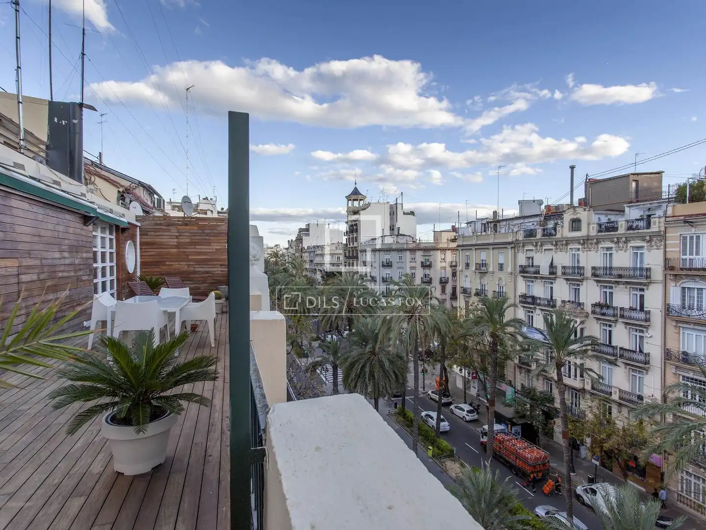 Außenansicht von Dachboden zur Miete in Valencia mit Klimaanlage, Heizung und Parkett
