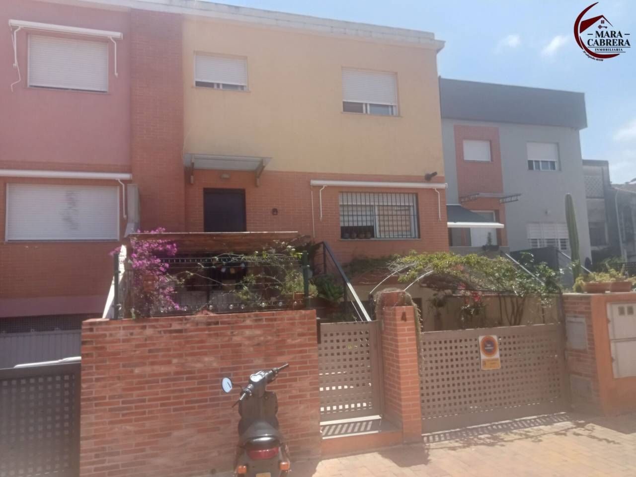 Casa adosada en venda a Paleta, Almoines