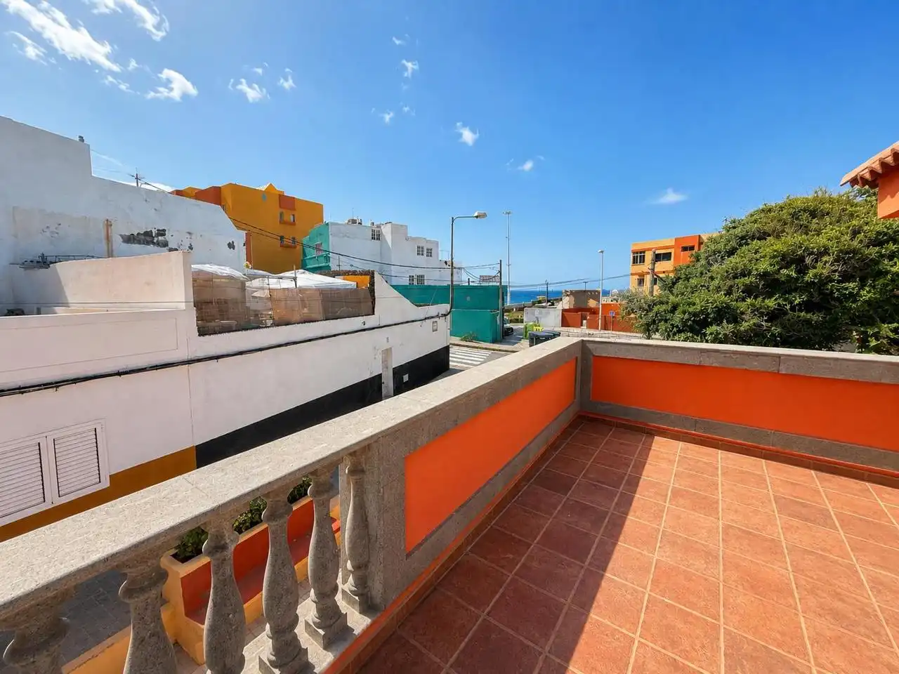 Vista exterior de Casa o xalet en venda en Telde amb Terrassa
