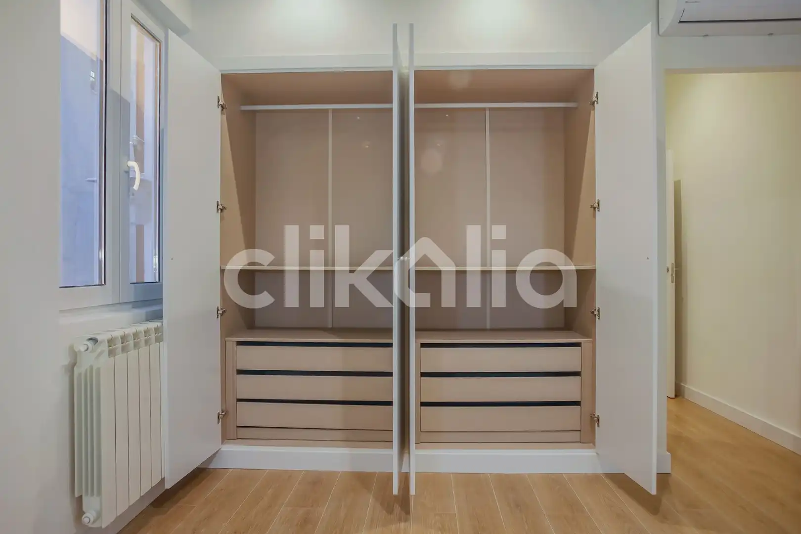 Schlafzimmer von Wohnung zum Verkauf in Madrid mit Klimaanlage und Heizung