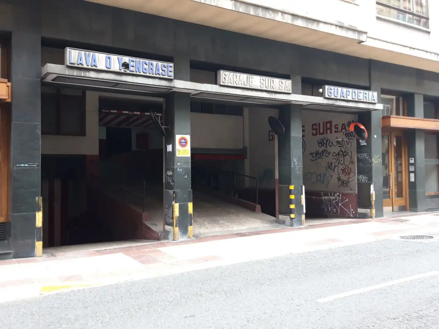 Parking for sale in Manuel Iradier 23