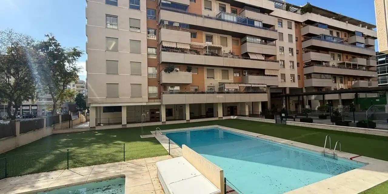Swimming pool of Flat for sale in Málaga Capital  with Air Conditioner, Heating and Private garden