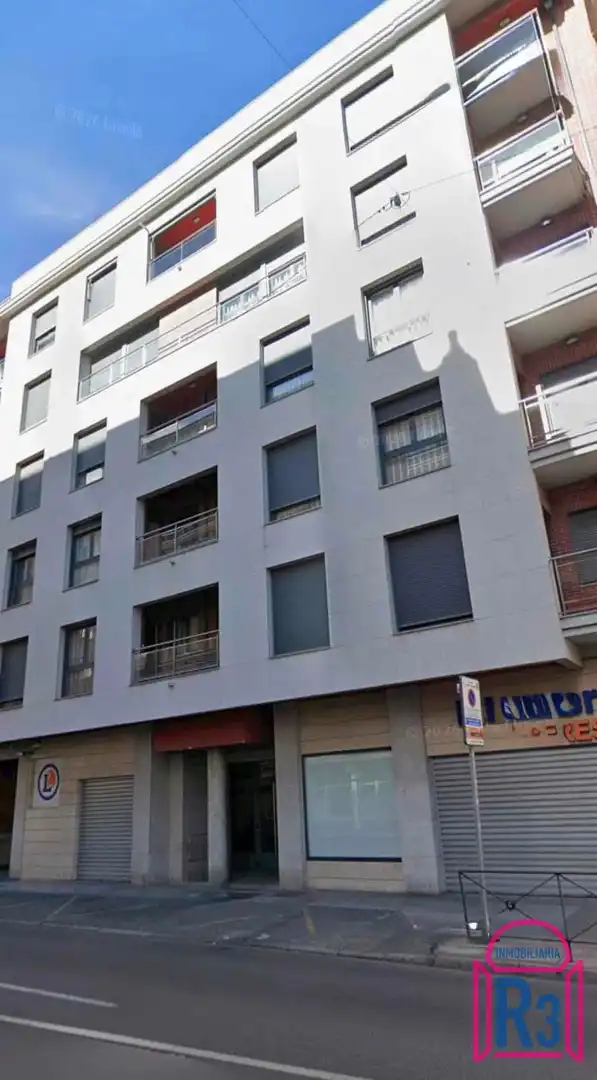Vista exterior de Apartamento de alquiler en León Capital  con Calefacción, Terraza y Trastero