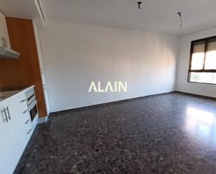 Bedroom of Flat for sale in  Valencia Capital  with Air Conditioner and Heating