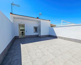 Vista exterior de Casa o xalet en venda en Torrevieja amb Aire condicionat, Forn i Rentadora