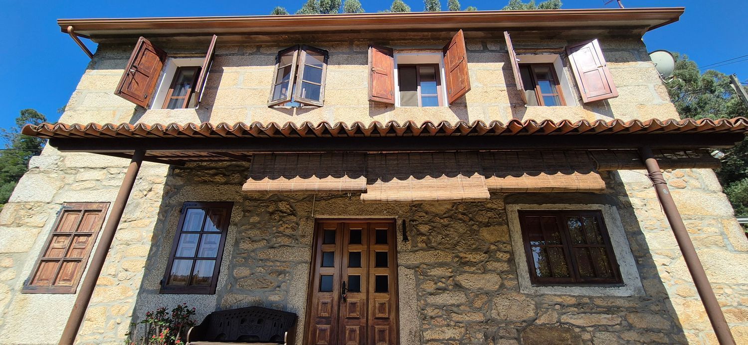 Vista exterior de Casa o xalet en venda en Redondela amb Traster