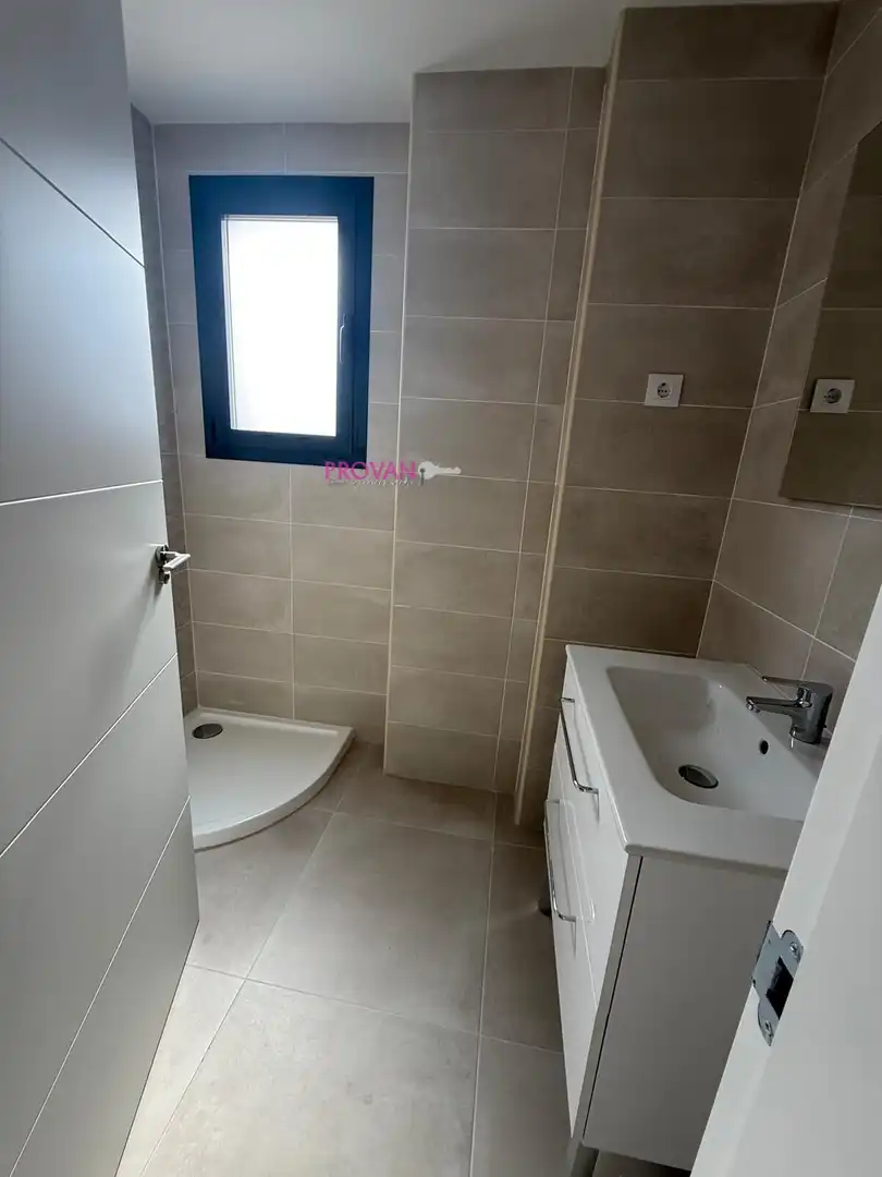 Baño de Piso de alquiler en Torrejón de Ardoz con Calefacción y Trastero