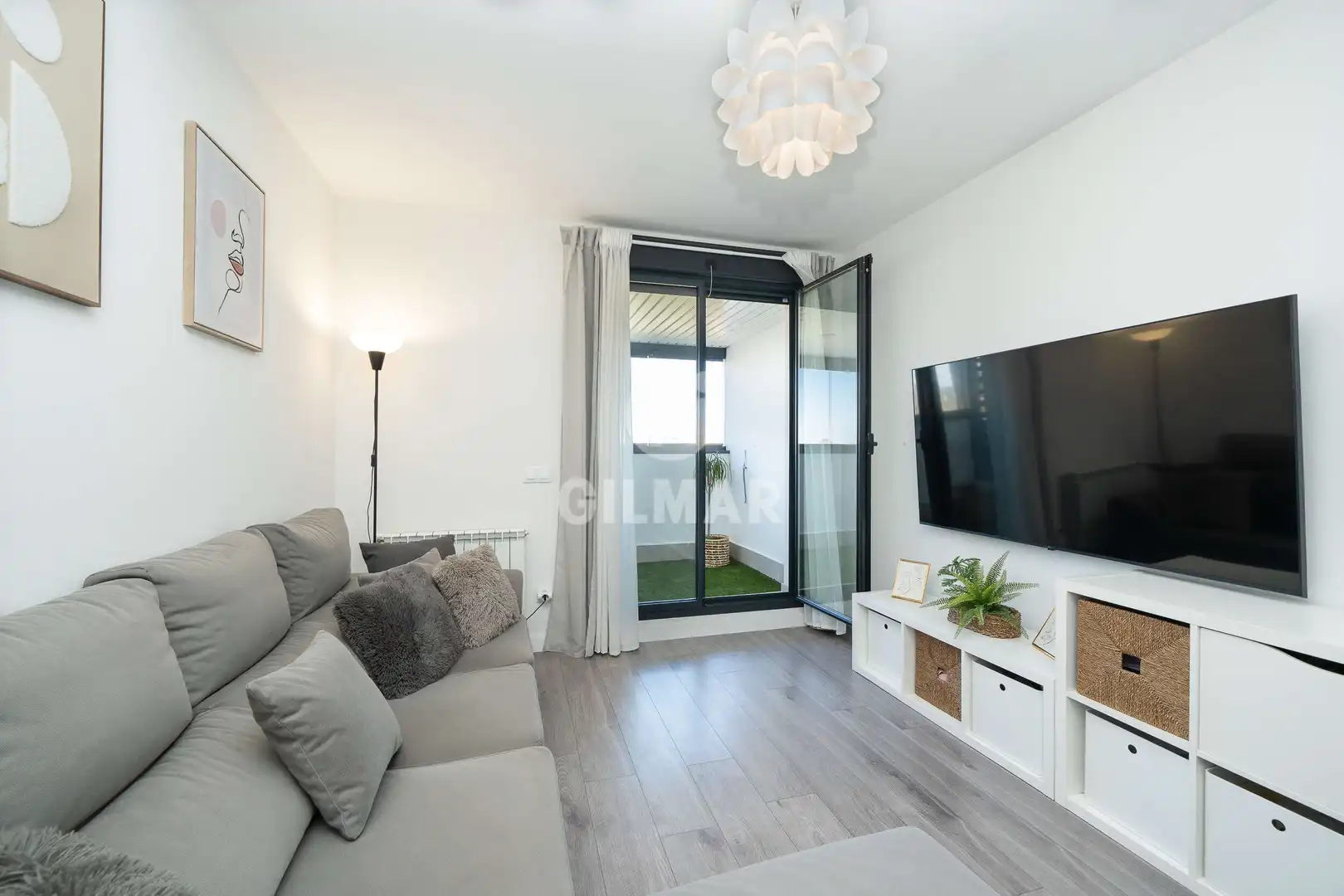 Sala de estar de Piso en venta en  Madrid Capital con Calefacción, Jardín privado y Trastero