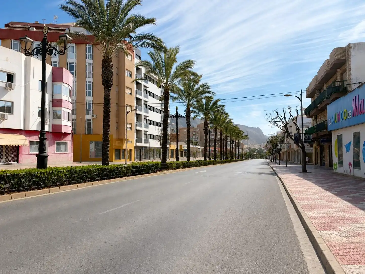 Vista exterior de Planta baixa en venda en Roquetas de Mar amb Moblat