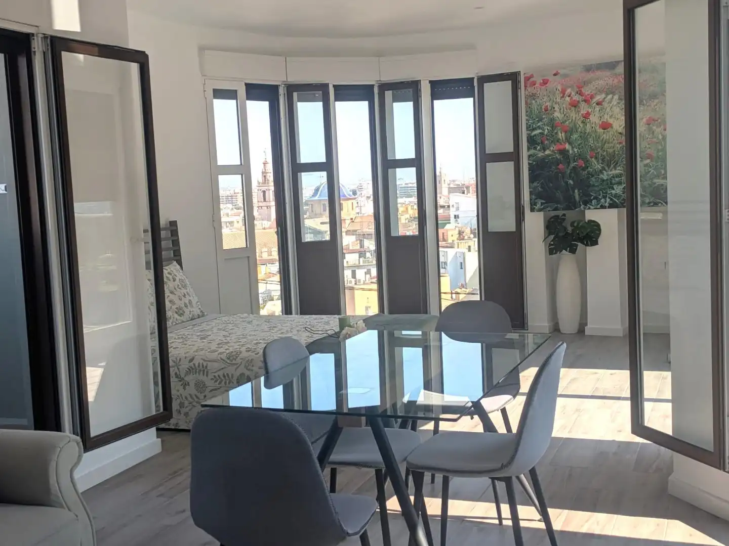Esszimmer von Dachboden zur Miete in Valencia mit Klimaanlage, Heizung und Terrasse