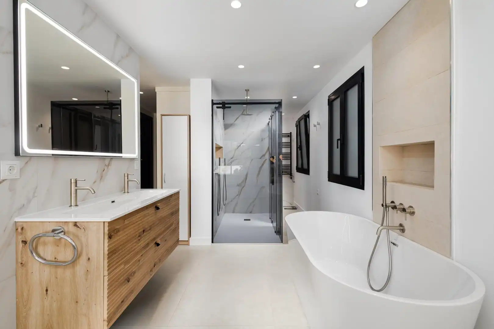 Bany de Apartament en venda en Marbella amb Piscina comunitària