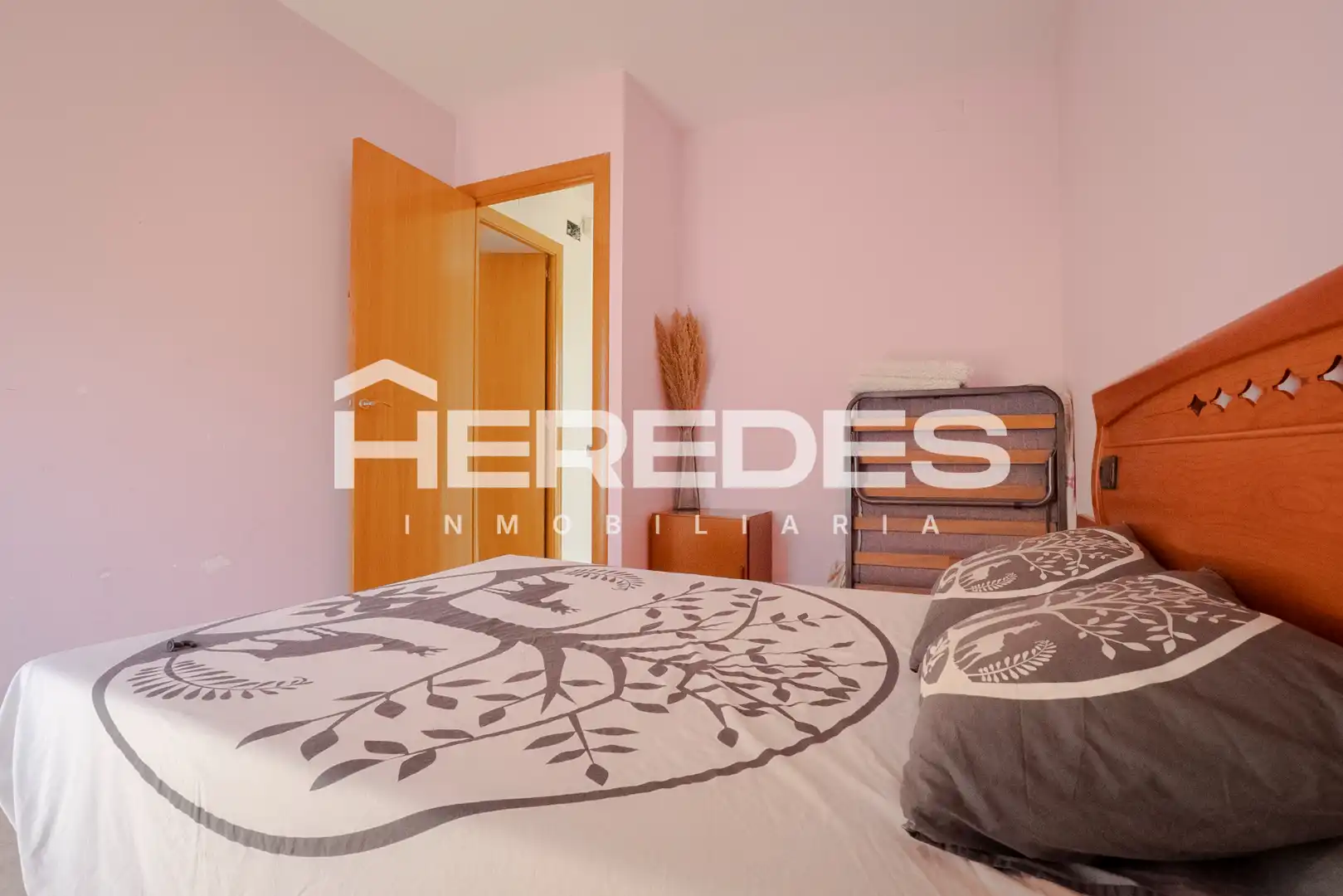 Habitación de Casa o chalet en venta en Torrelles de Llobregat con Calefacción, Jardín privado y Terraza