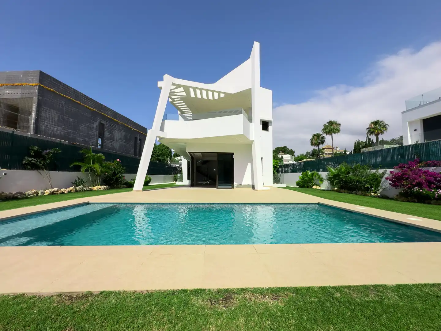 Piscina de Casa o chalet en venta en Estepona con Aire acondicionado, Jardín privado y Terraza