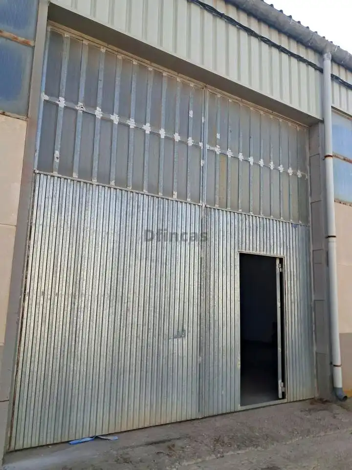 Vista exterior de Nave industrial de alquiler en Teruel