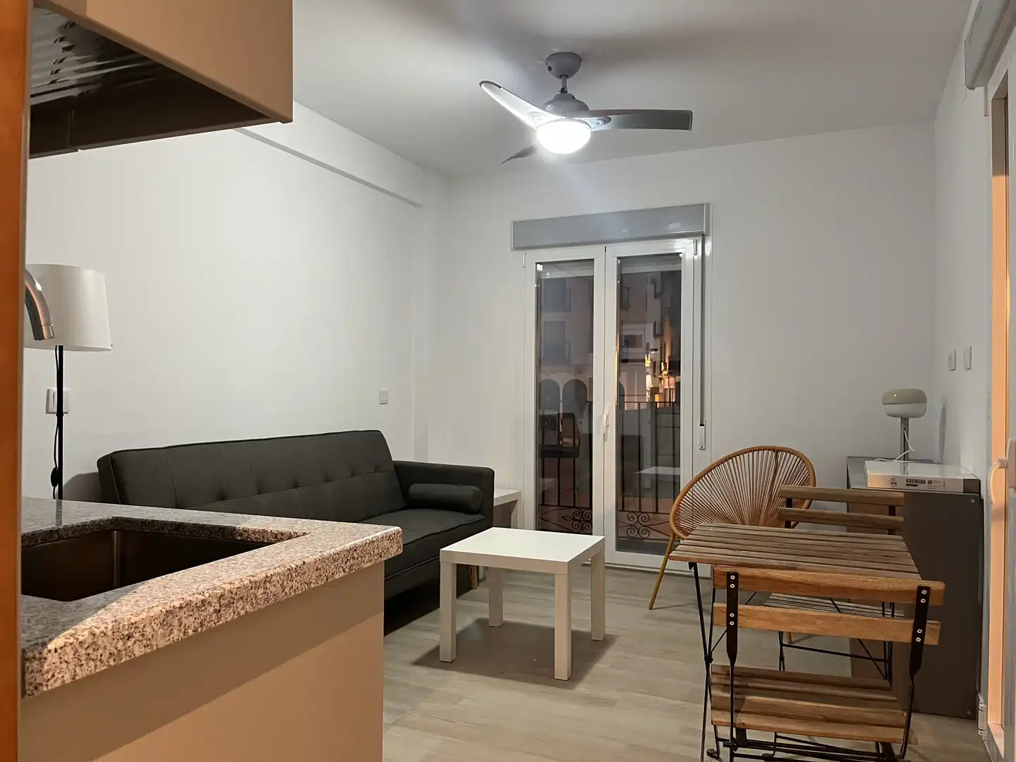 Study for rent in Calle Resbaladero Capuchinas, Centro Ciudad