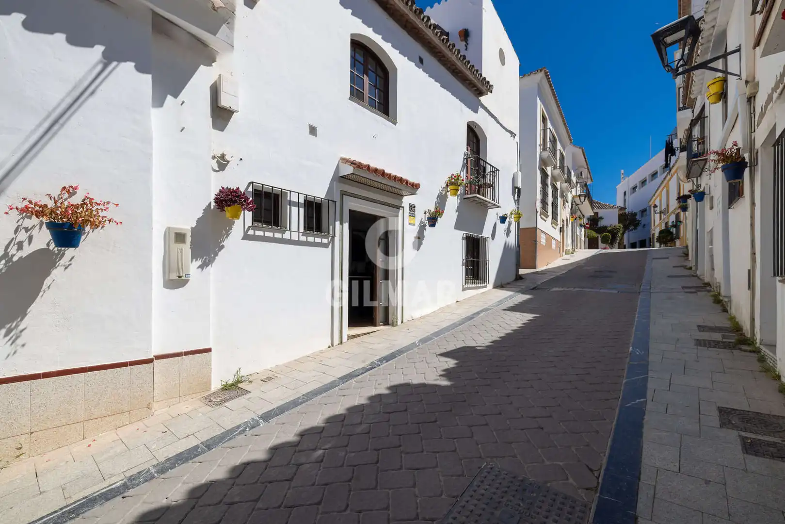Vista exterior de Casa adosada en venta en Estepona con Calefacción