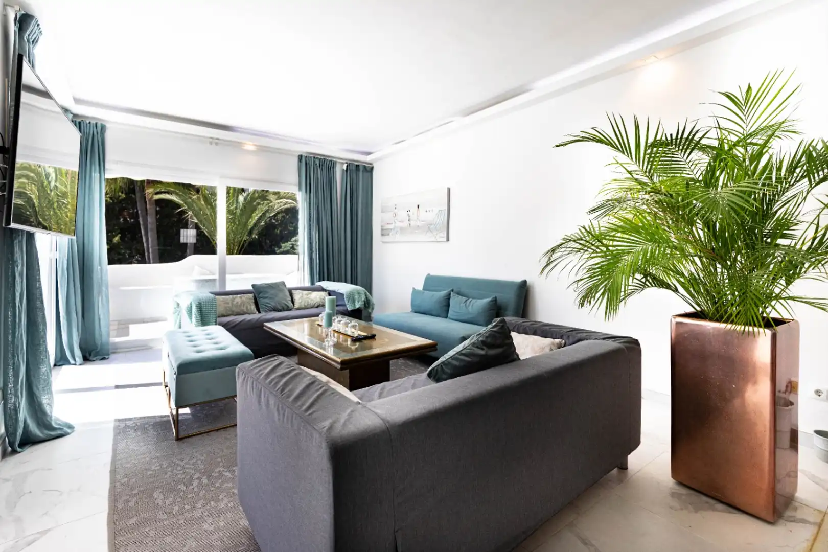 Living room of Flat for rent in Marbella  with Air Conditioner, Heating and Terrace
