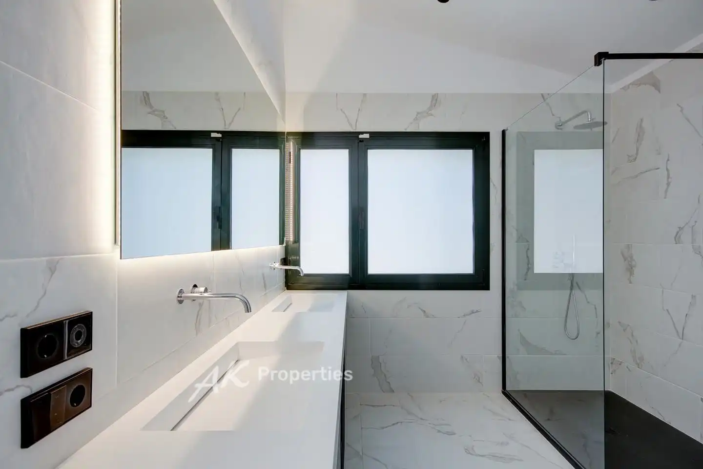 Badezimmer von Haus oder Chalet zur Miete in Castelldefels mit Klimaanlage, Privatgarten und Terrasse