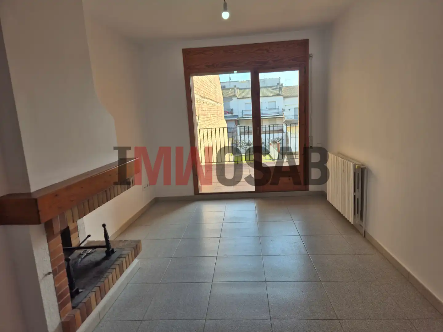 Sala d'estar de Casa adosada en venda en Prats de Lluçanès amb Calefacció, Jardí privat i Terrassa