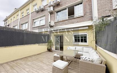 Terrassa de Casa adosada en venda en Gavà amb Aire condicionat, Calefacció i Jardí privat