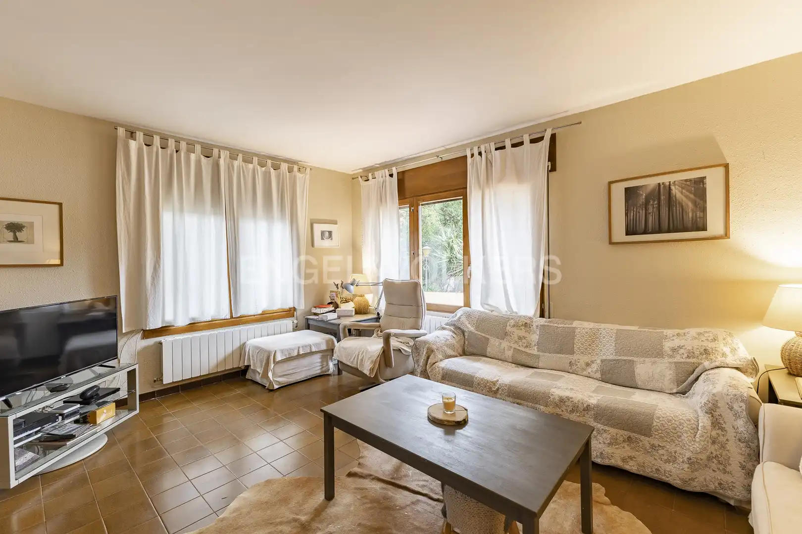 Sala de estar de Finca rústica en venta en Arenys de Munt con Aire acondicionado, Calefacción y Jardín privado