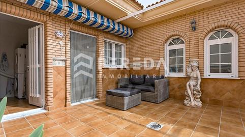 Foto 2 de Casa adosada en venta en Calle Montejicar (r), Roquetas Pueblo, Almería