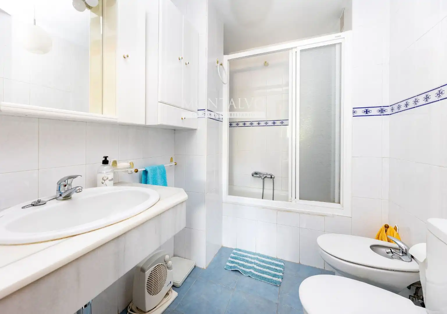Bathroom of Flat for rent in Granada  with Terrace and Furnished