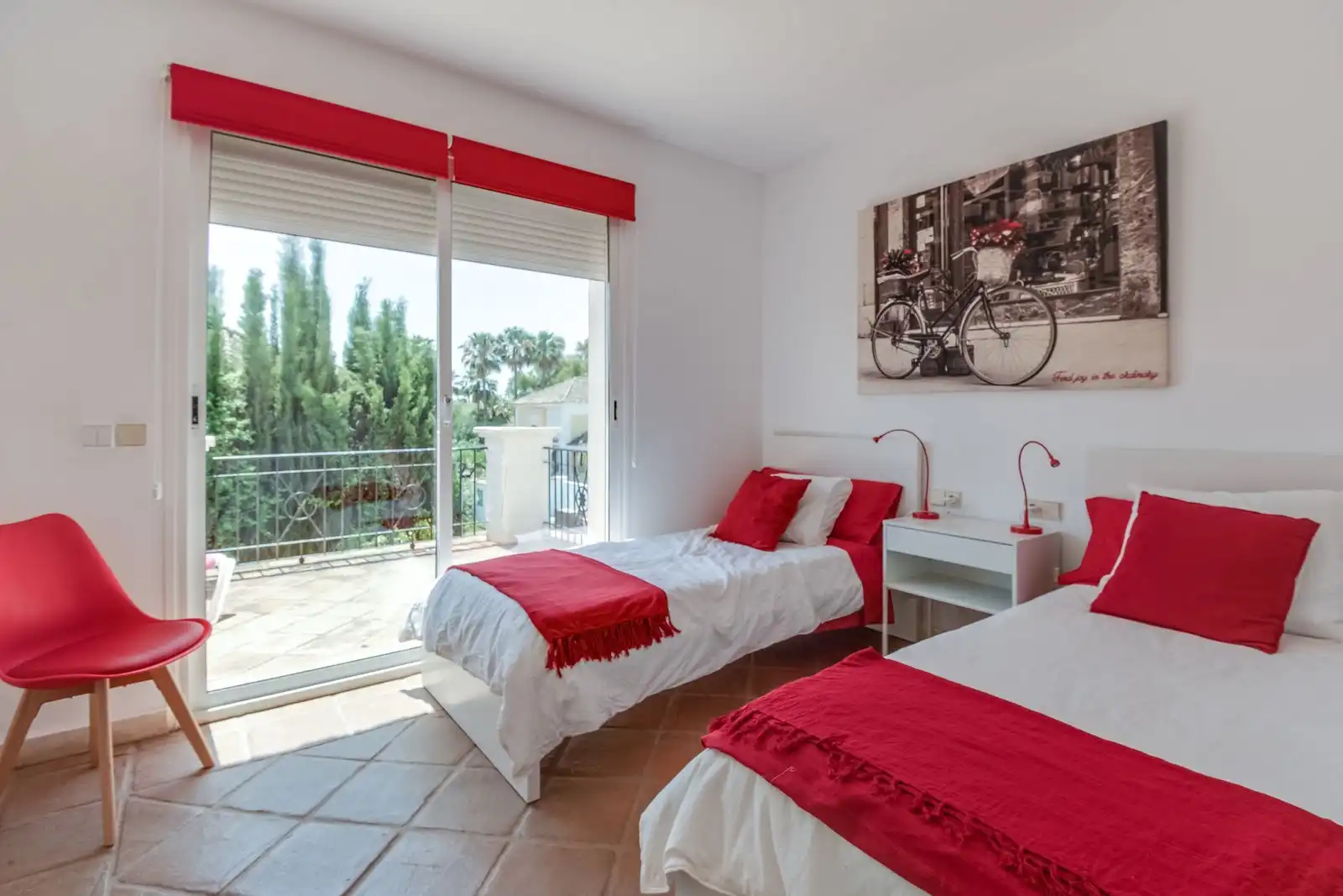 Dormitori de Casa o xalet en venda en Manilva amb Aire condicionat, Jardí privat i Piscina