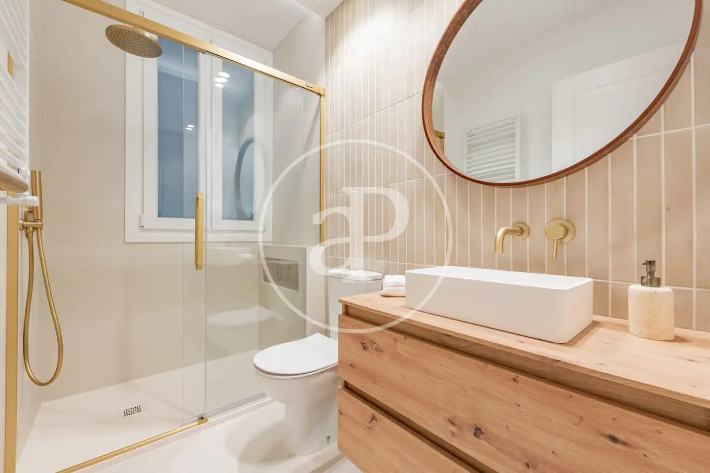 Bathroom of Flat for sale in Barrio de Salamanca