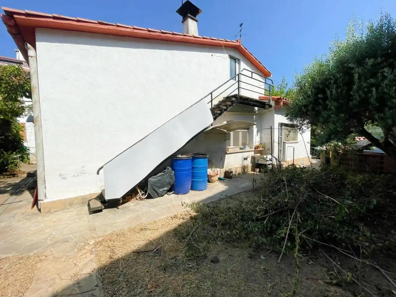 Vista exterior de Casa o xalet en venda en Cerdanyola del Vallès amb Calefacció, Jardí privat i Terrassa