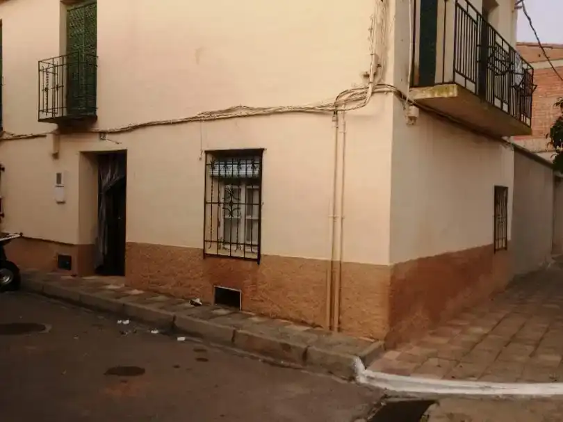 Vista exterior de Casa adosada en venta en Puerto Lápice con Amueblado y Balcón