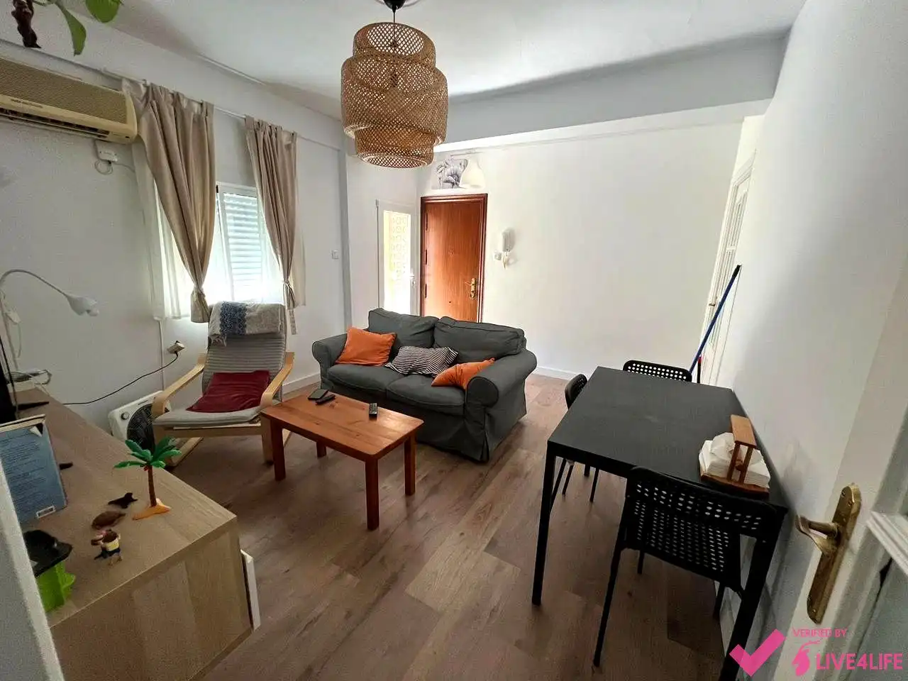 Piso de alquiler en Nalón, El Plantinar – Avda. La Paz - El Juncal