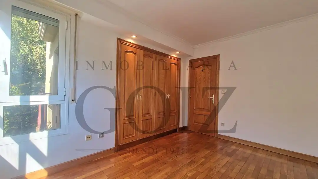 Habitación de Piso en venta en Donostia - San Sebastián  con Calefacción y Balcón