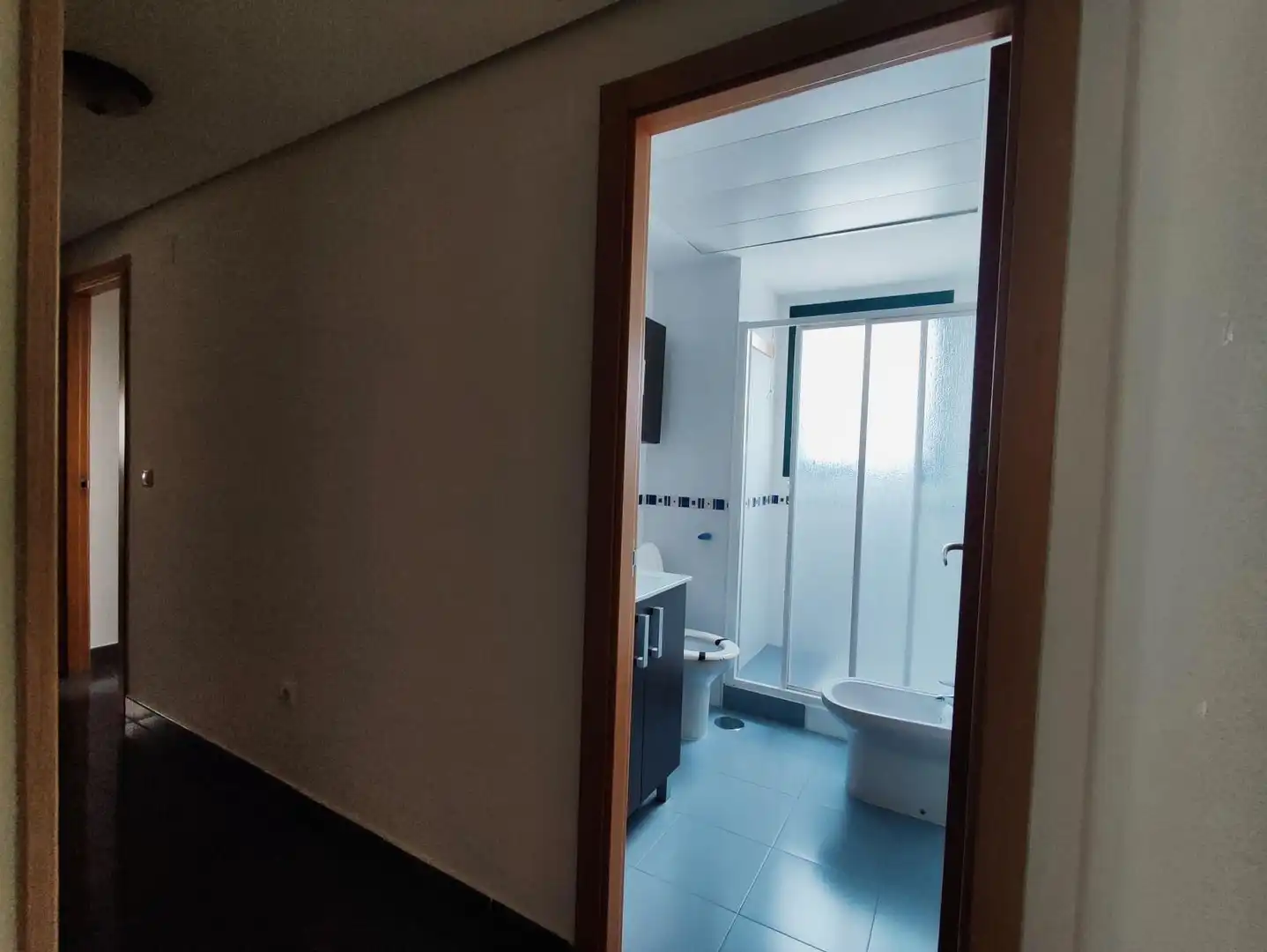 Baño de Apartamento en venta en Benidorm con Aire acondicionado, Calefacción y Jardín privado