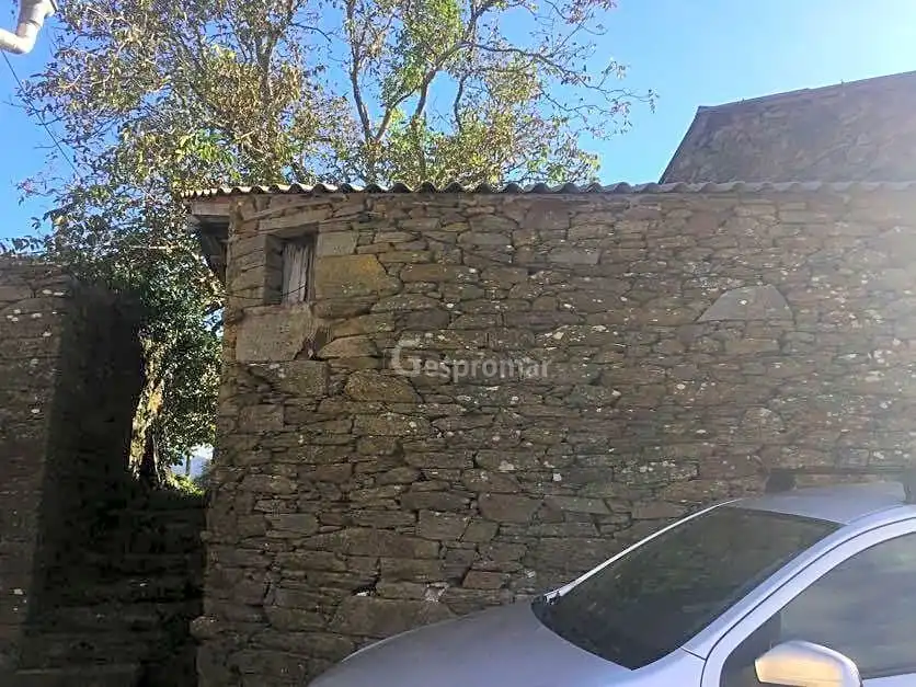Finca rústica en venta en Ribas de Sil con Jardín privado, Trastero y Amueblado